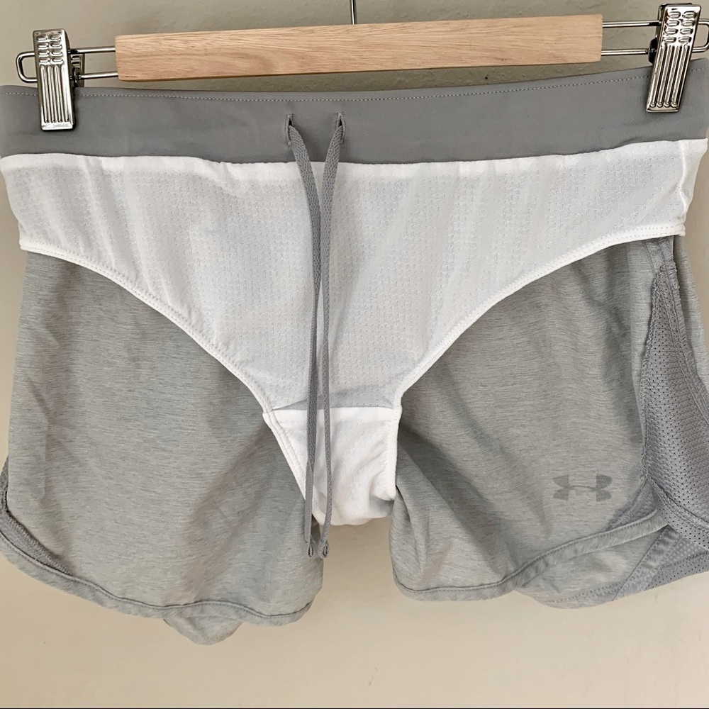 UNDER ARMOUR Fly-By 2.0 3.5” Shorts Gray Wolf Full Heather Size Small - Picture 11 of 14